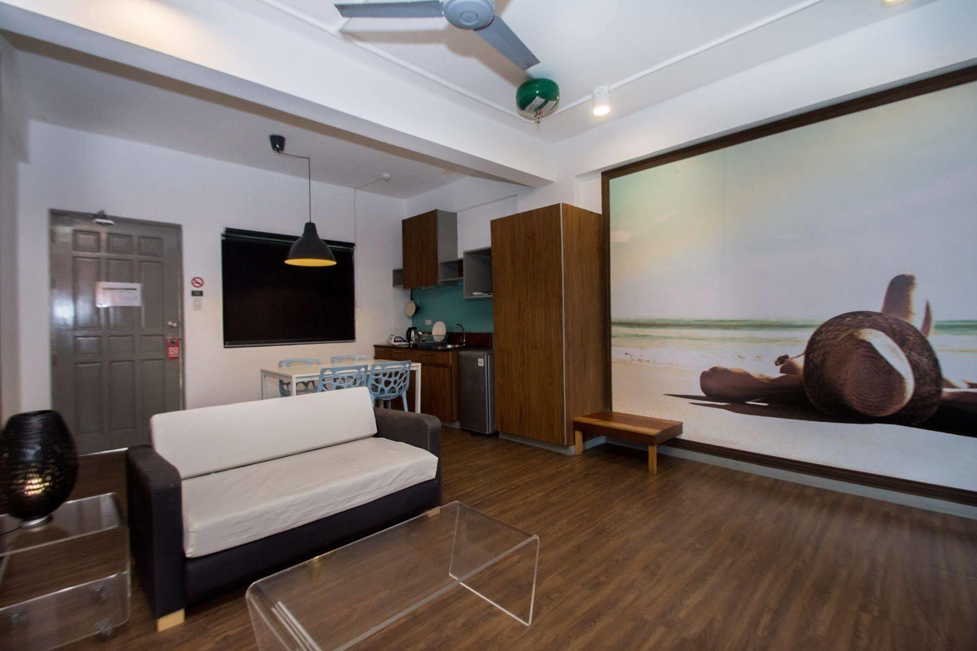 Luxeview Hotel Balabag  Ngoại thất bức ảnh