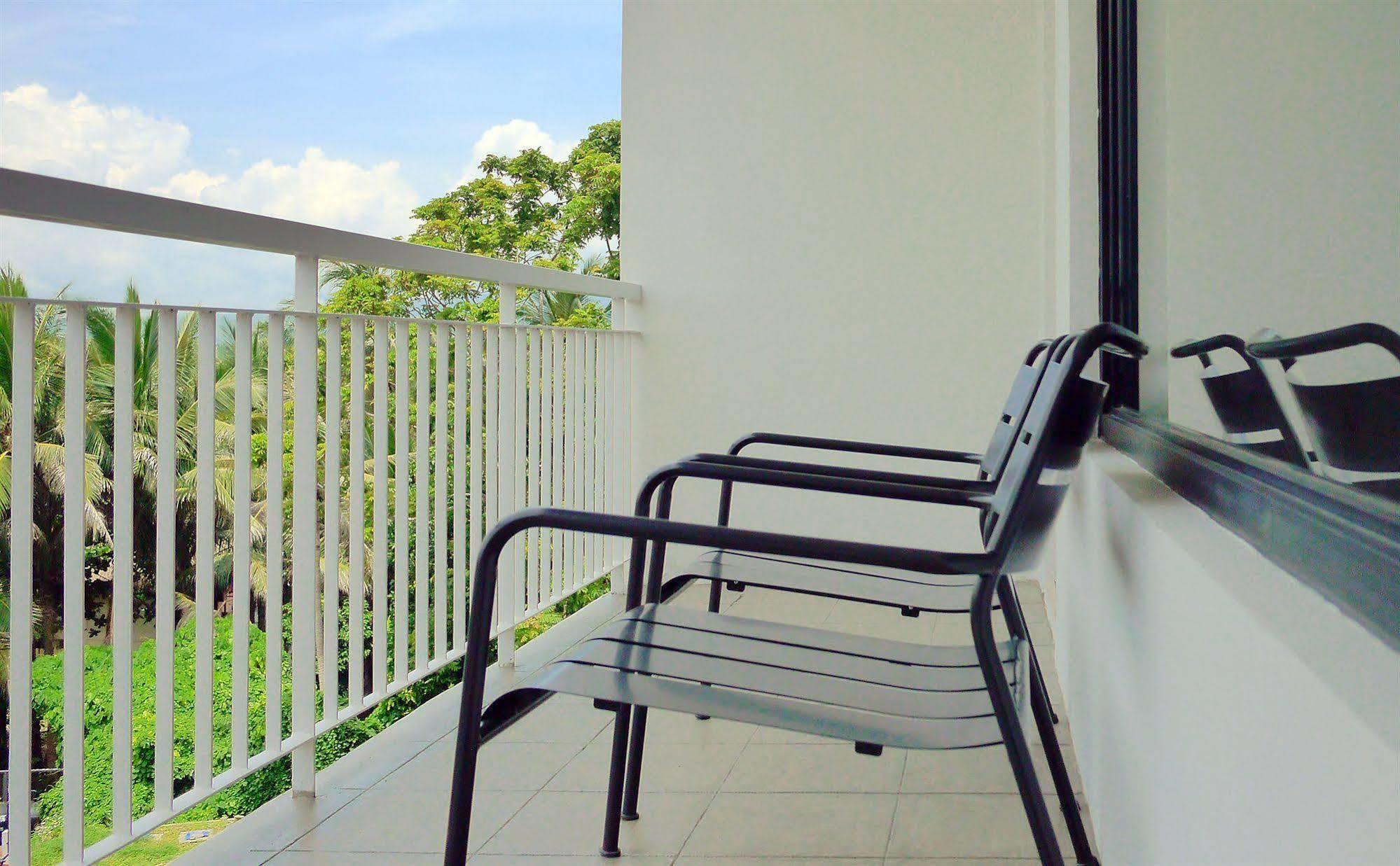 Luxeview Hotel Balabag  Ngoại thất bức ảnh
